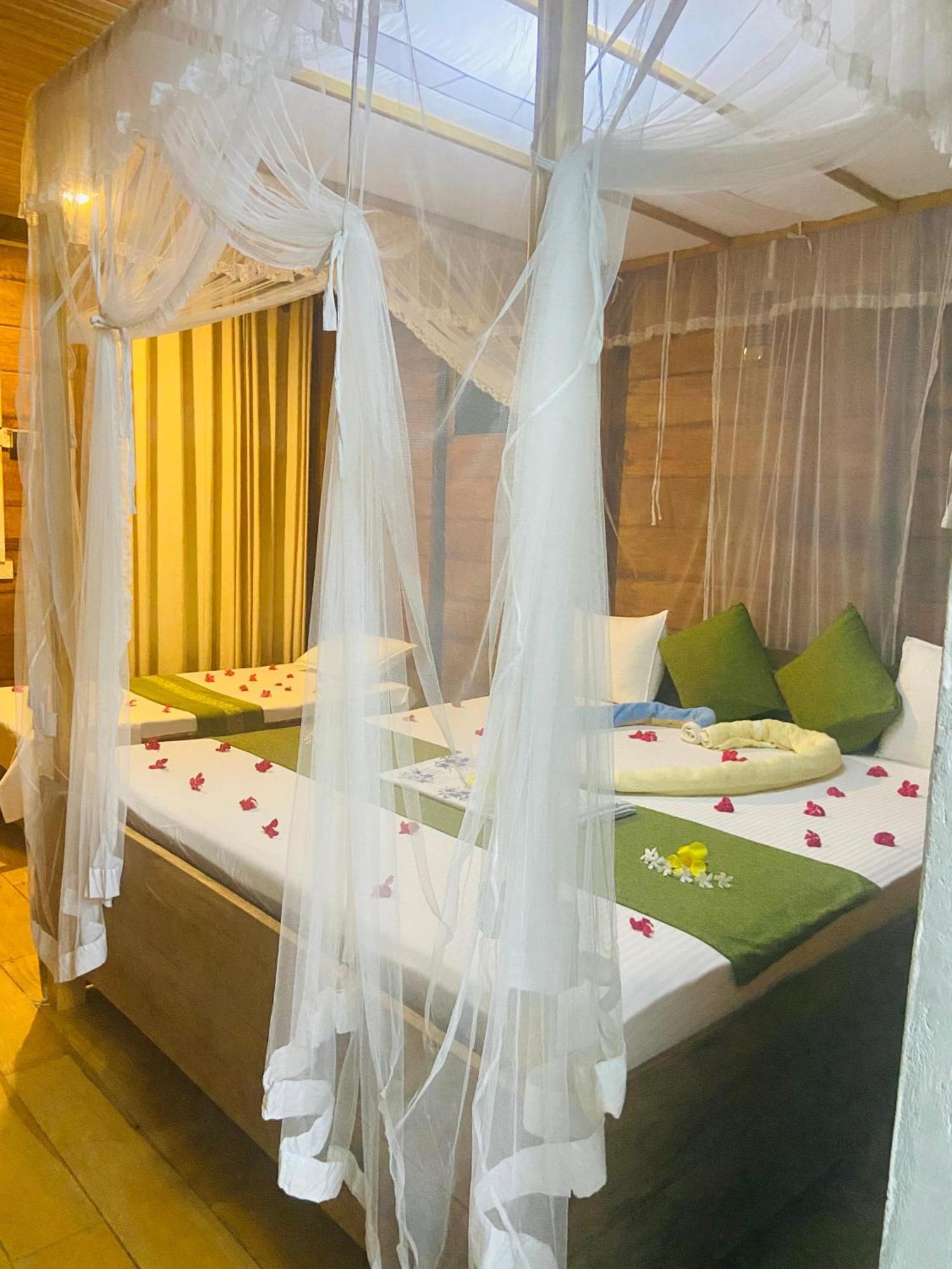 Coconut Island Yala Safari Place Тисамахарама Екстериор снимка
